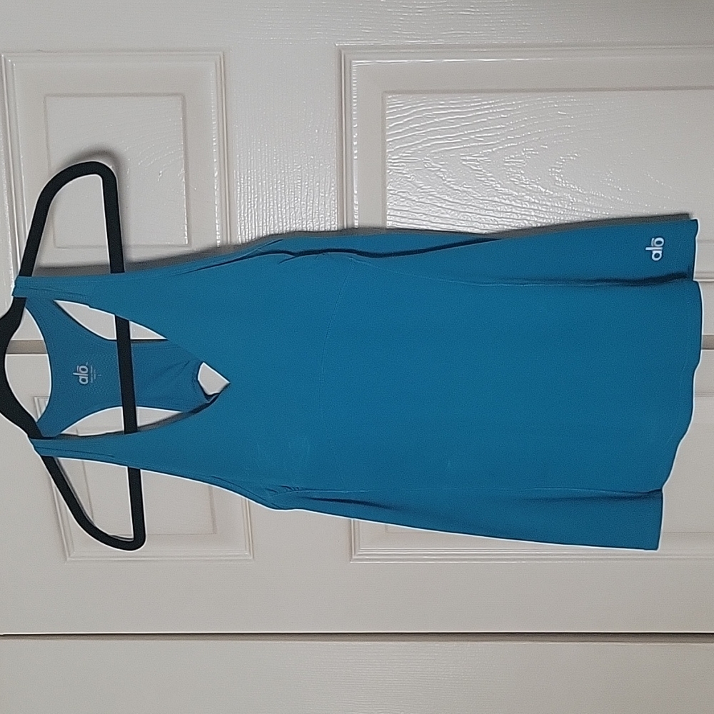 Alo Yoga Racerback Tank Top with built-in bra